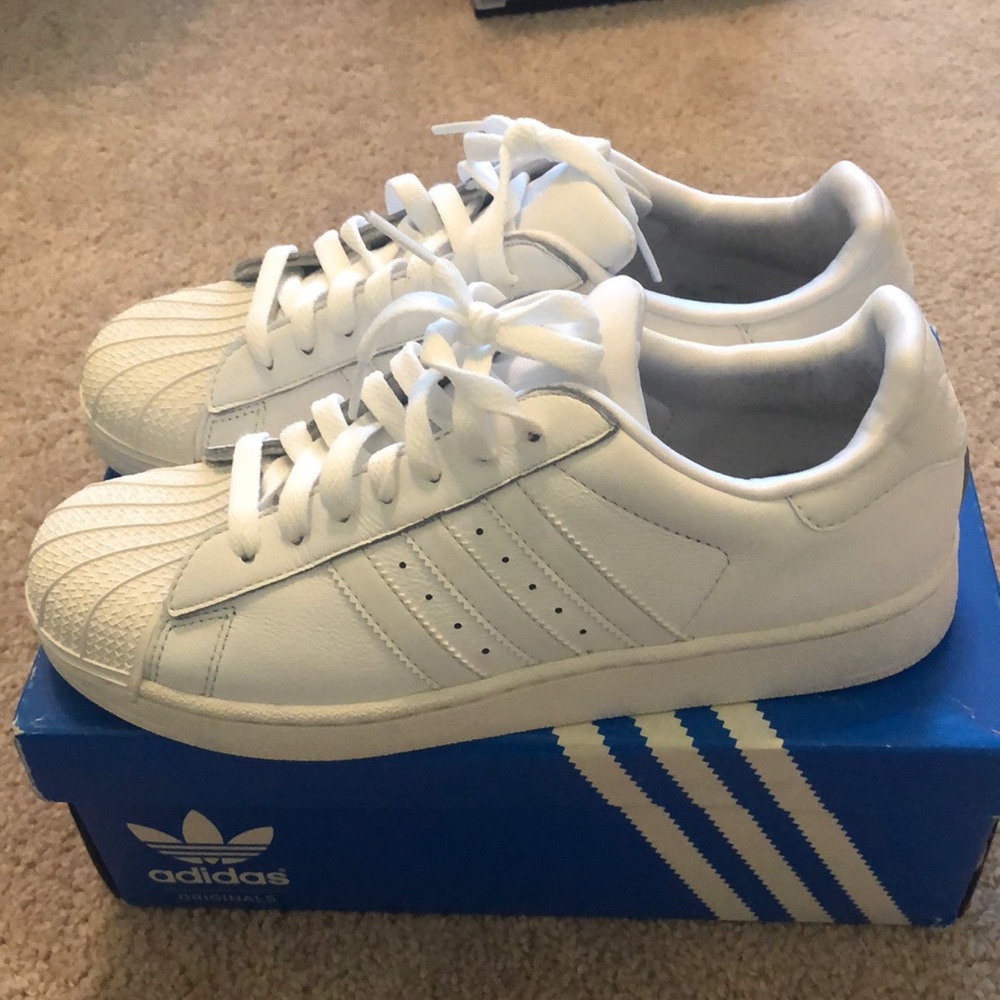 Adidas shell toe all white sneaker